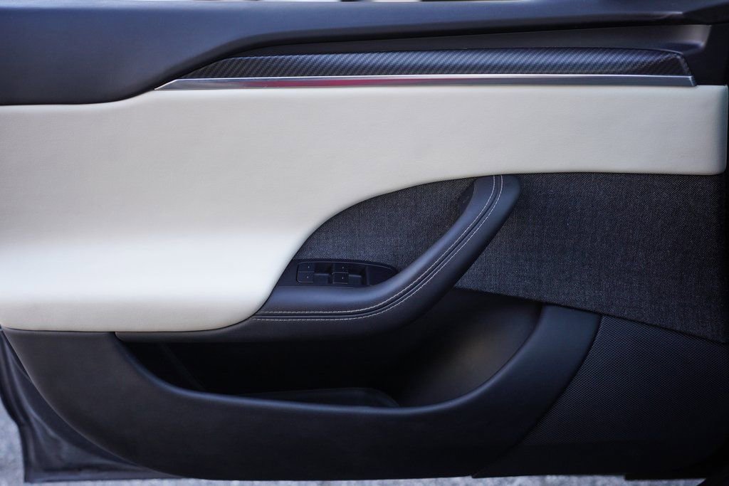 Used 2021 Tesla Model S Plaid image 34