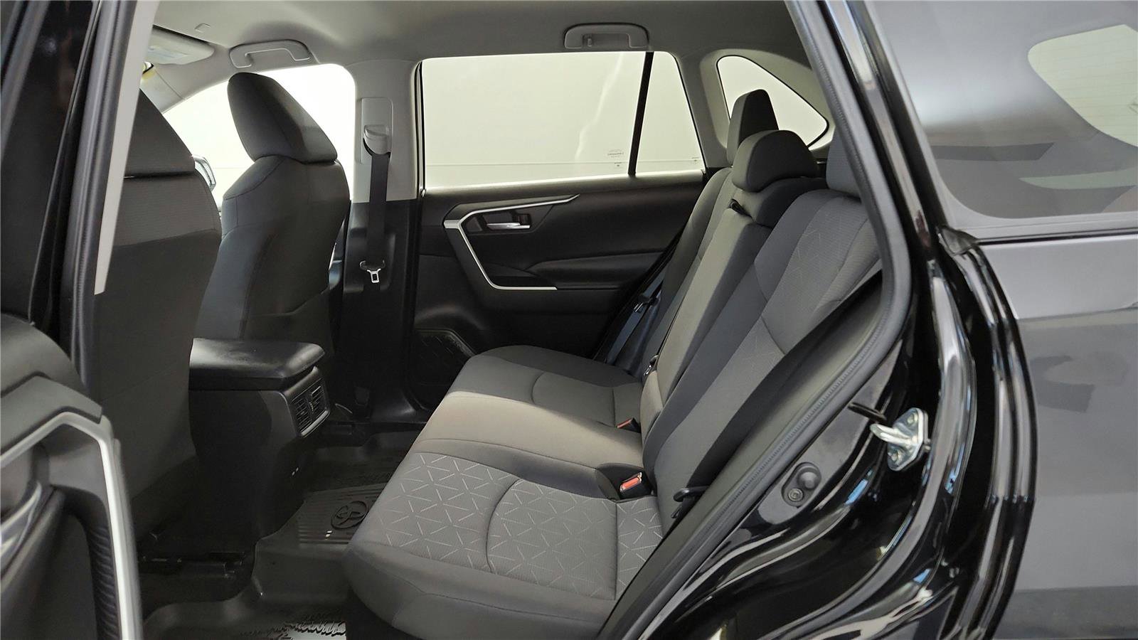 Certified 2024 Toyota RAV4 AWD Hybrid image 33