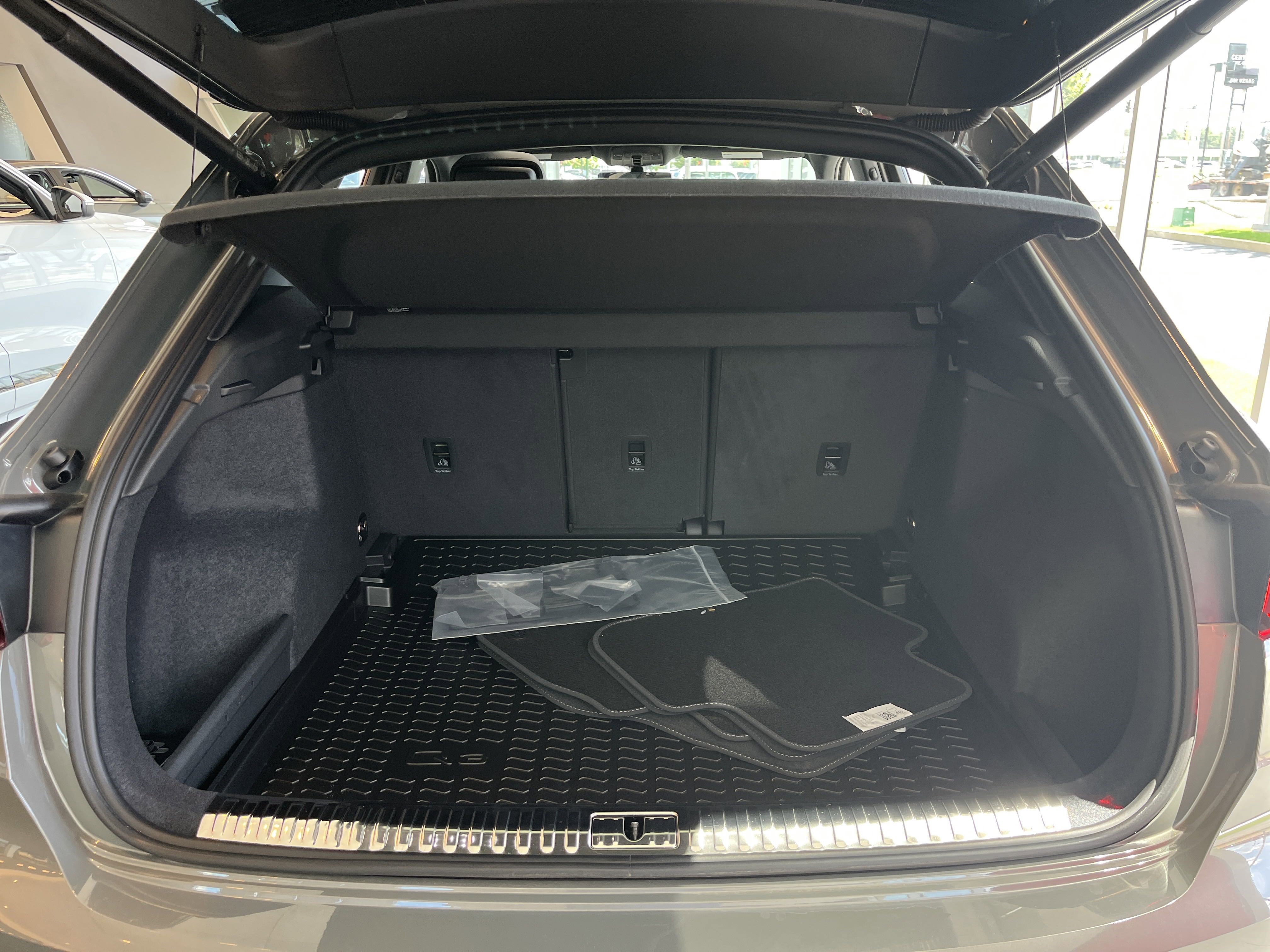 New 2025 Audi Q3 2.0T Premium image 9