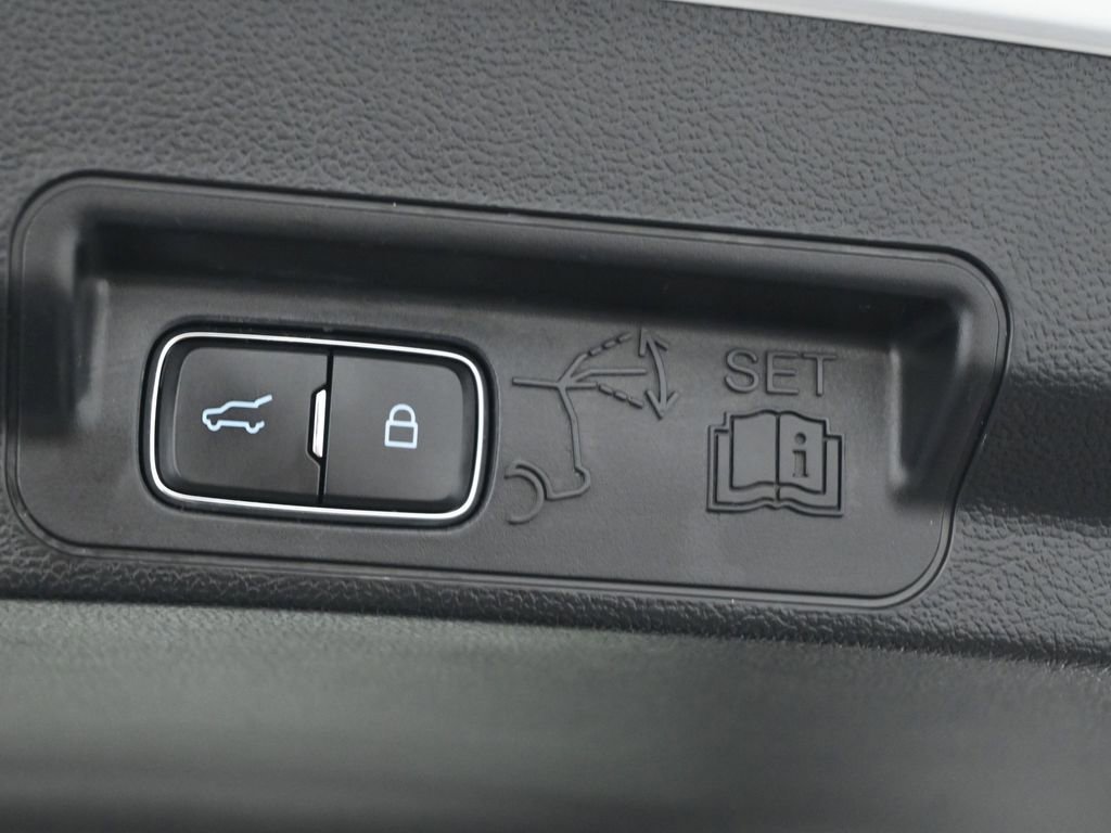 Certified 2023 Ford Explorer XLT w/ Equipment Group 202A image 27