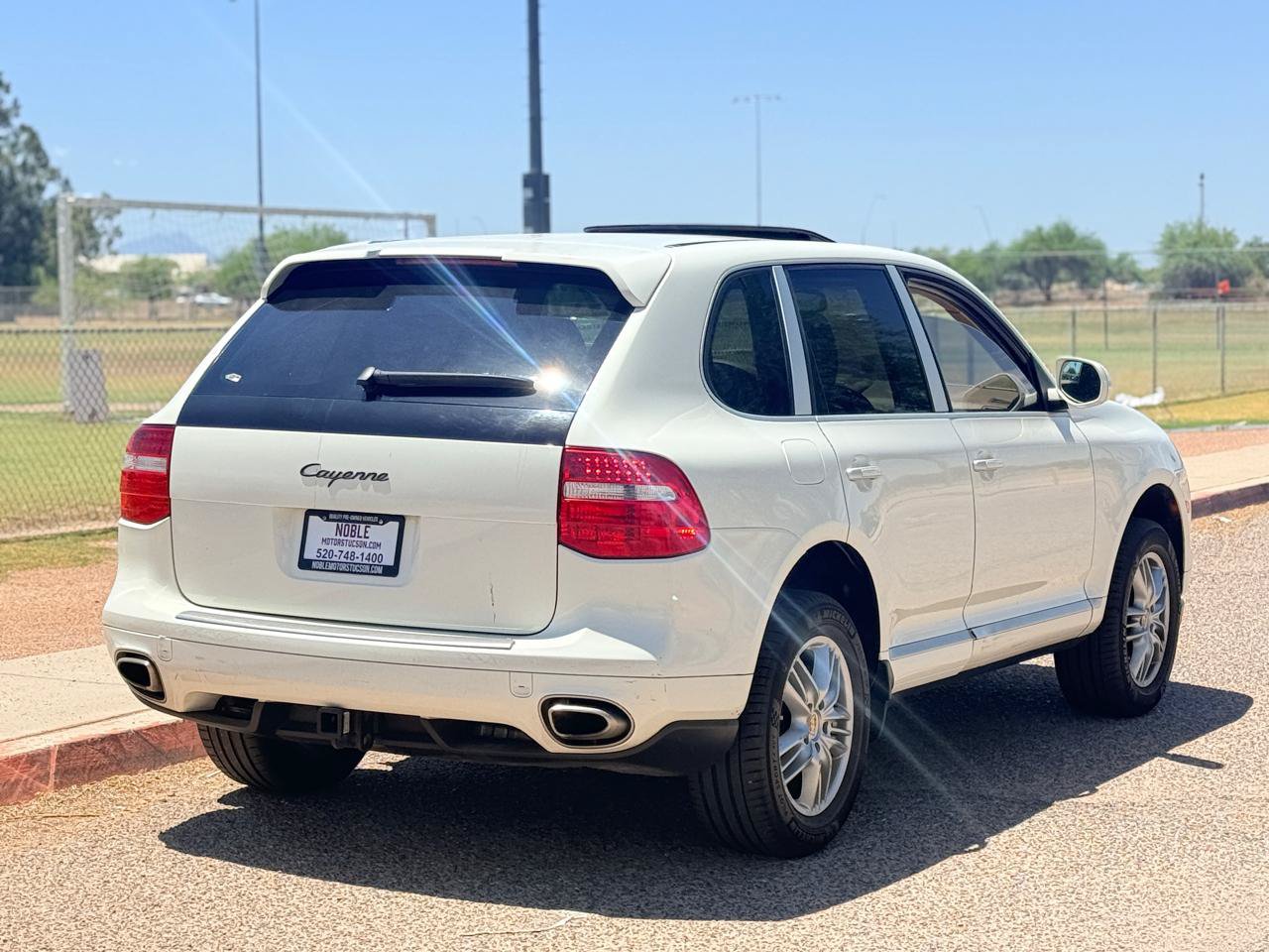 Used 2009 Porsche Cayenne AWD/4WD image 5