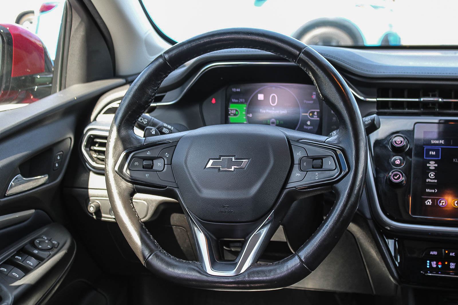 Used 2023 Chevrolet Bolt EUV Premier w/ Sun & Sound Package FWD image 17