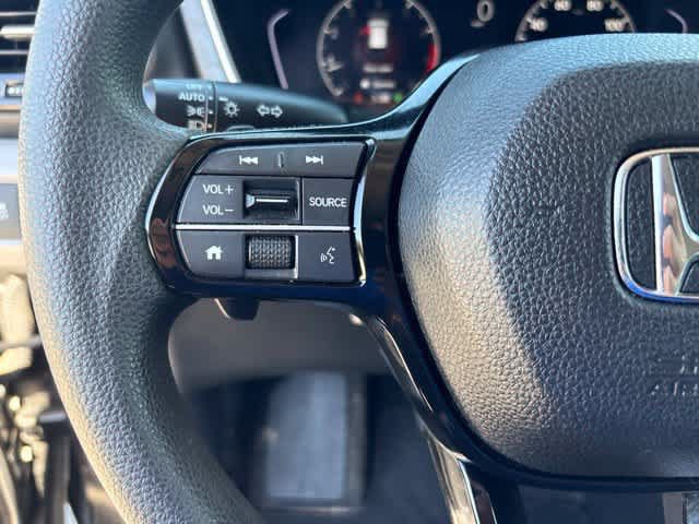 Used 2023 Honda Pilot LX image 12