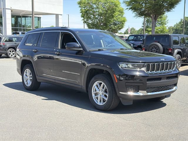 Used 2023 Jeep Grand Cherokee L Laredo w/ Luxury Tech Group I AWD/4WD image 14