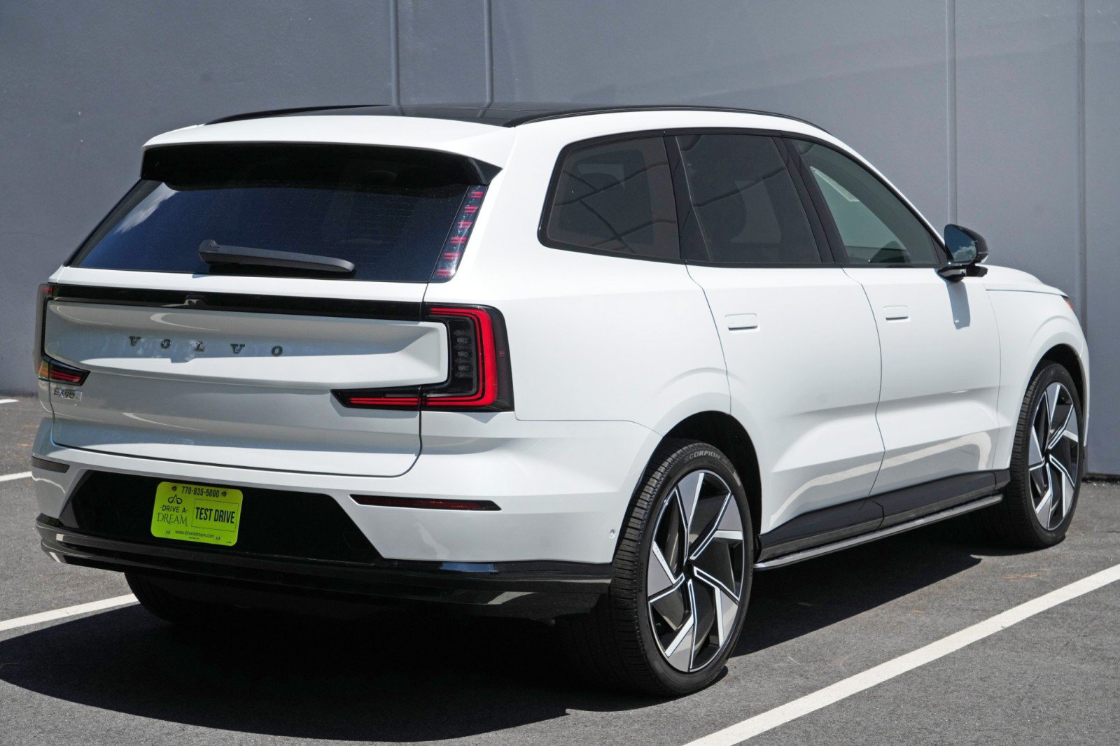 Used 2025 Volvo EX90 Ultra AWD/4WD image 50