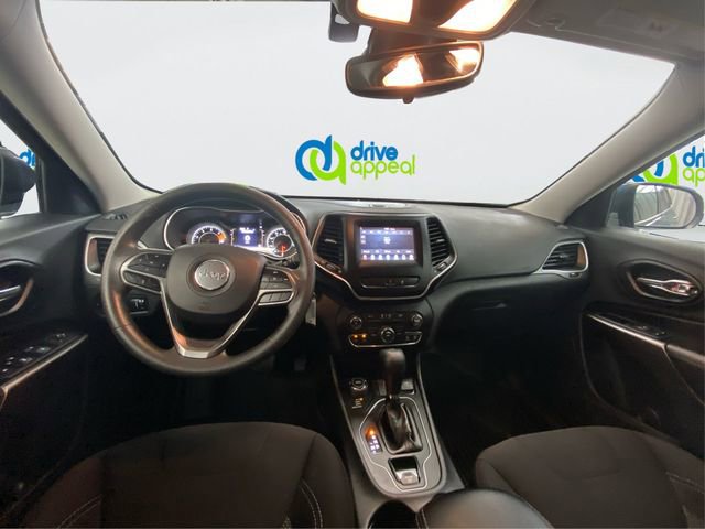 Used 2021 Jeep Cherokee Latitude w/ Mopar Interior Package image 27