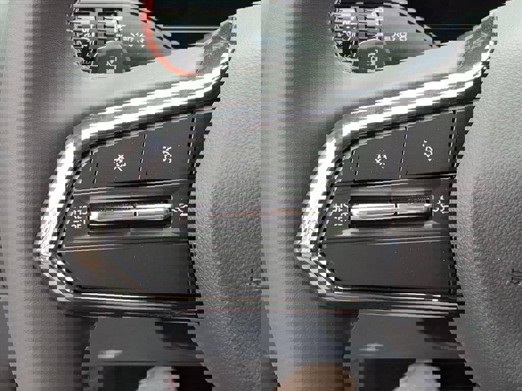 New 2026 Chevrolet Equinox EV RS image 17