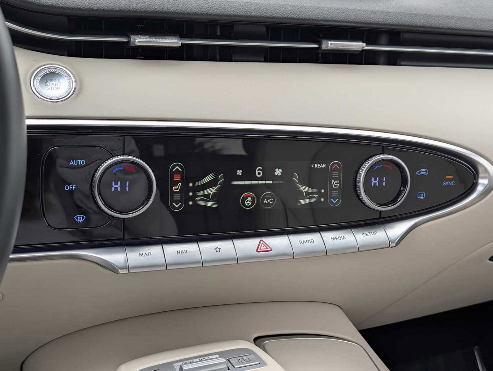 Used 2022 Genesis GV70 2.5T w/ Advanced Package image 20