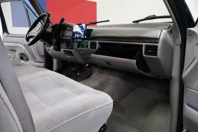 Used 1997 Ford F250 4x4 Regular Cab Heavy Duty image 10
