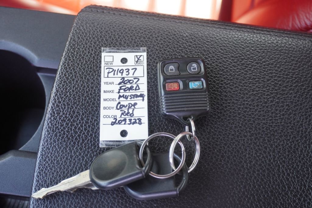 Used 2007 Ford Mustang GT Premium RWD image 26