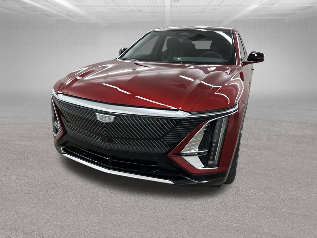 Certified 2025 Cadillac Lyriq Luxury w/ LPO, Floor Liner Package AWD/4WD image 4