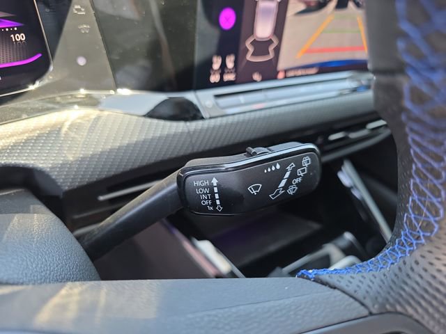 Used 2024 Volkswagen Golf R image 22