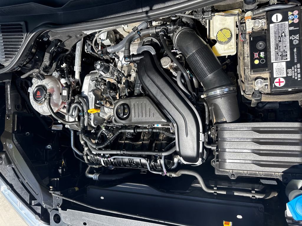 Used 2022 Volkswagen Taos SE image 34