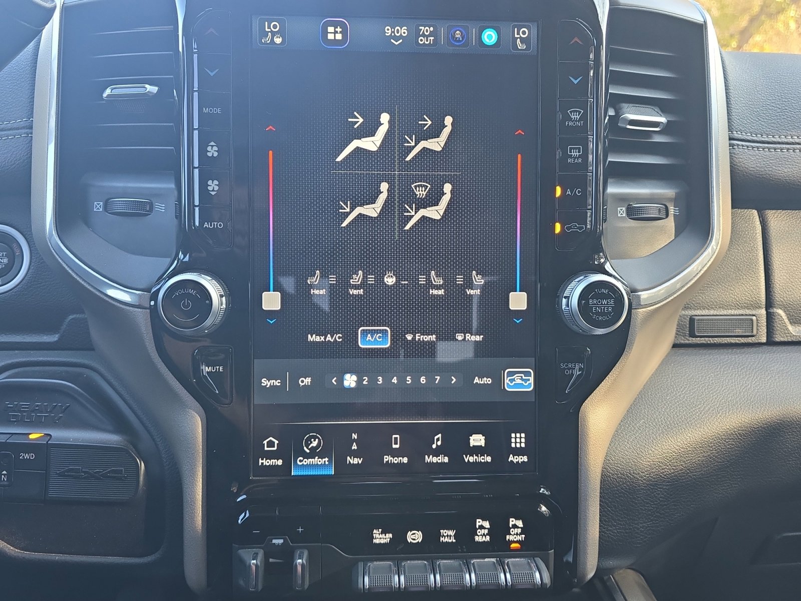 Used 2024 RAM 3500 Laramie w/ Towing Technology Group image 17