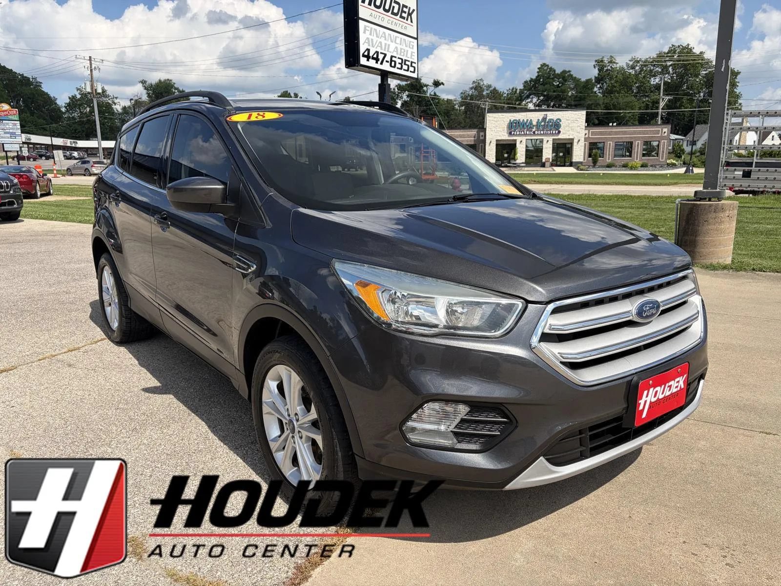 Used 2018 Ford Escape SE w/ SE Sync 3 Package AWD/4WD image 1
