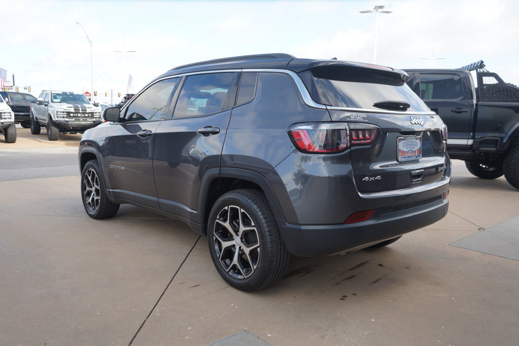 Used 2024 Jeep Compass Limited AWD/4WD image 12