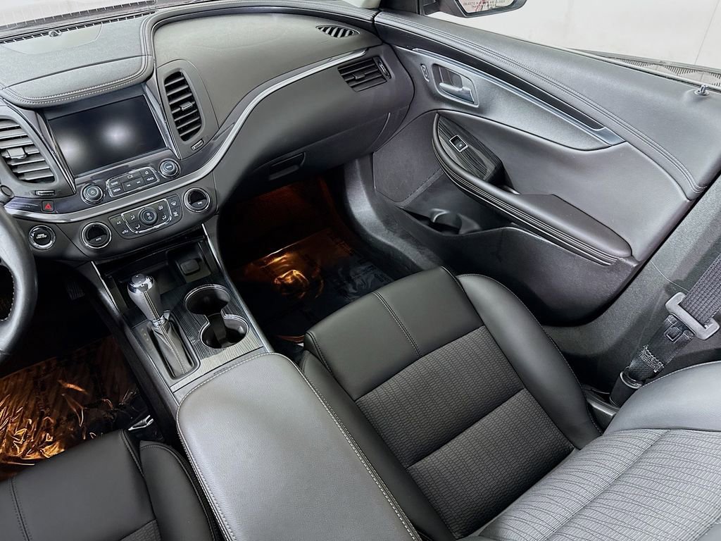 Used 2018 Chevrolet Impala LT image 23