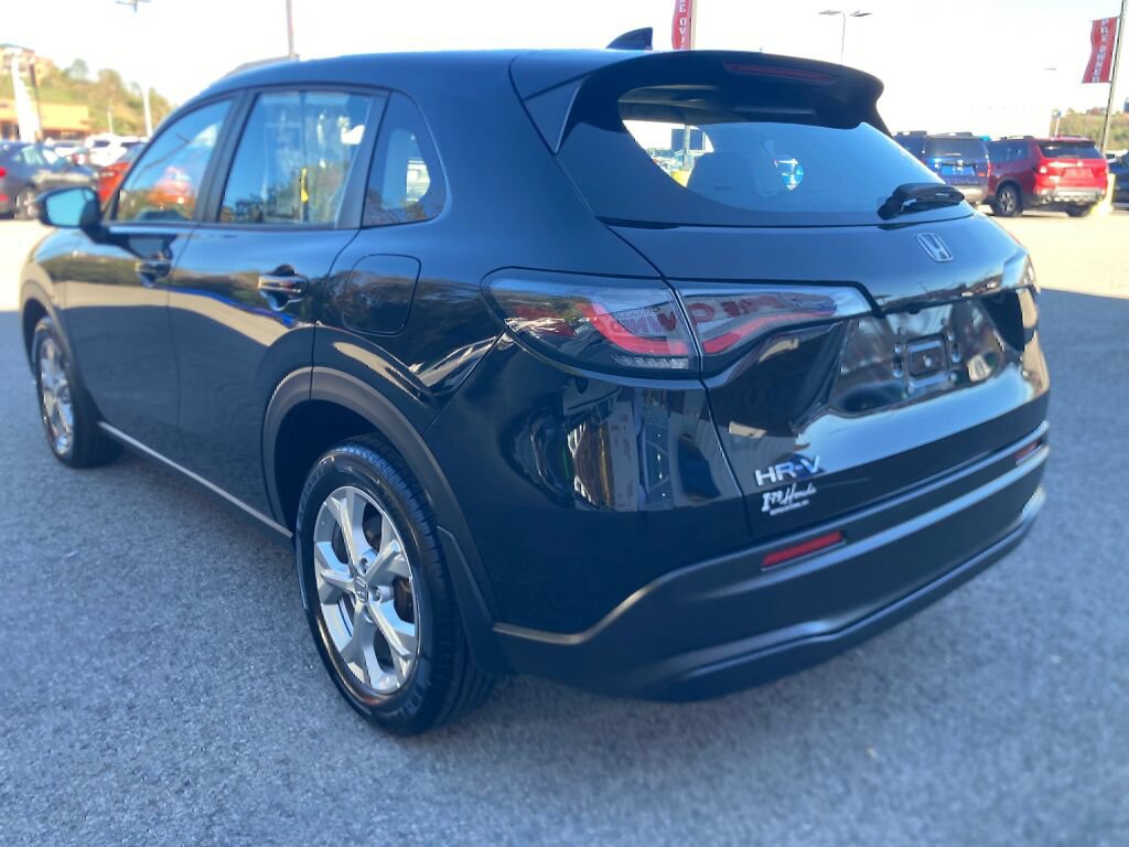 Used 2024 Honda HR-V LX image 5