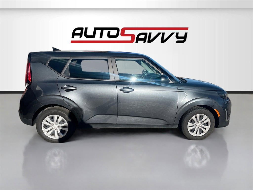 Used 2023 Kia Soul LX image 8
