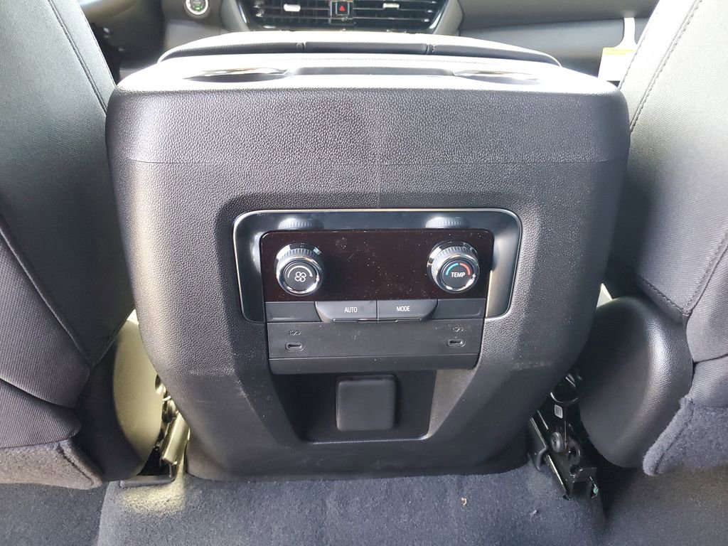 New 2026 Chevrolet Suburban LS image 12