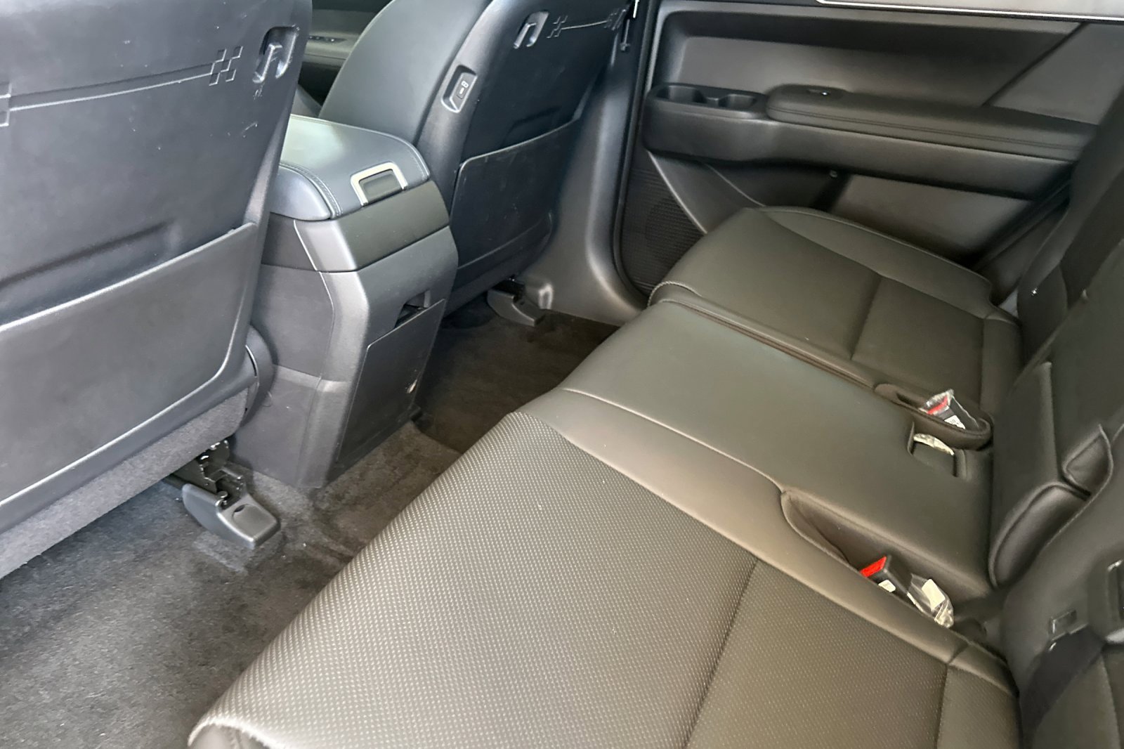 Certified 2025 Hyundai Santa Fe SEL image 13