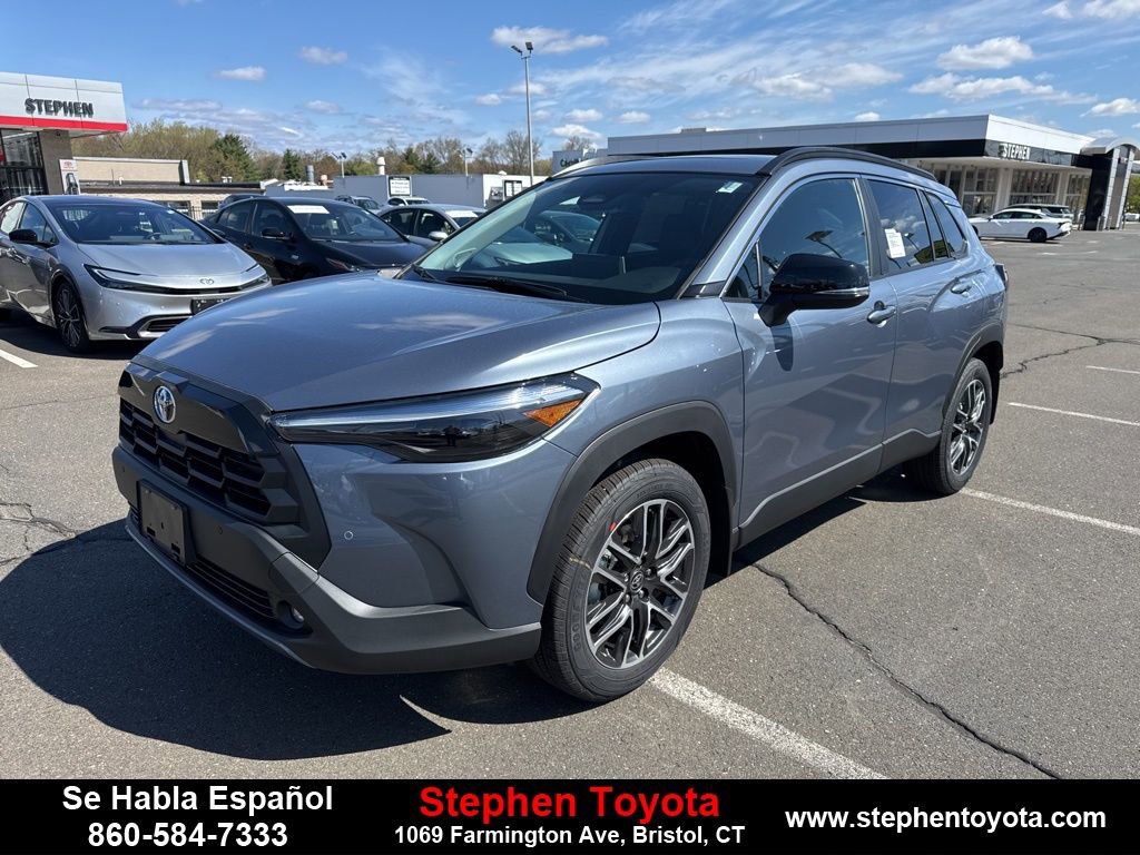 Used 2026 Toyota Corolla Cross XLE AWD/4WD image 3