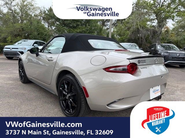 Used 2023 MAZDA MX-5 Miata Club RWD image 4