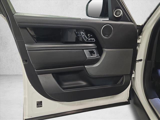 Used 2020 Land Rover Range Rover HSE image 29