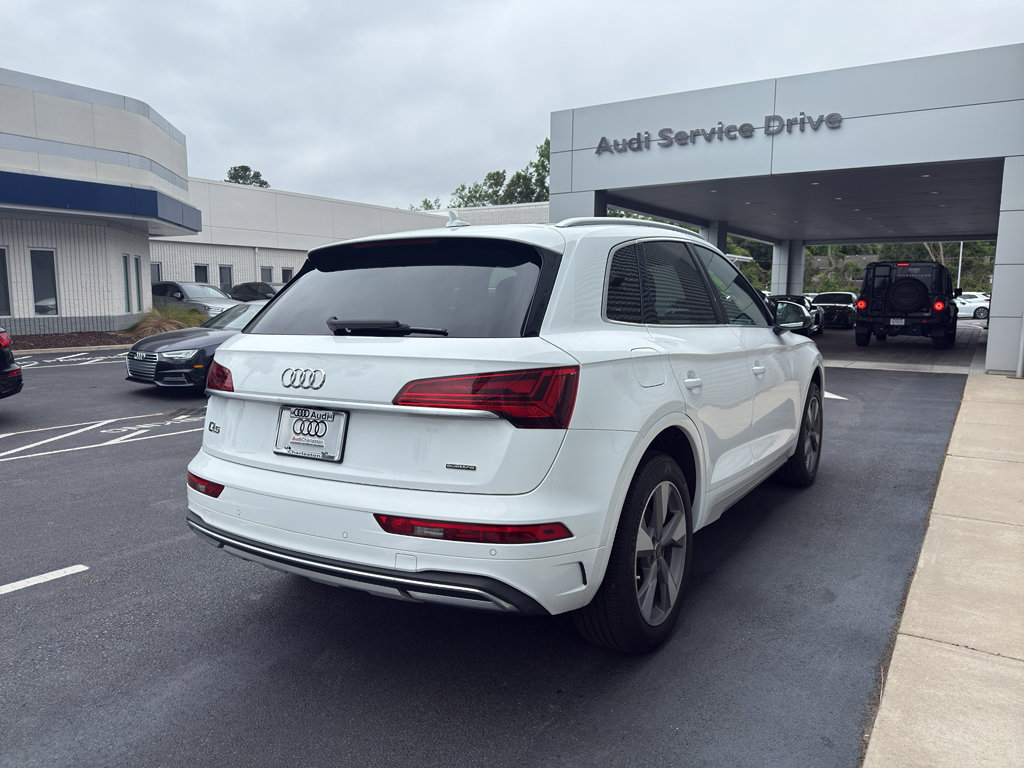 Used 2023 Audi Q5 2.0T Premium w/ Convenience Package AWD/4WD image 5