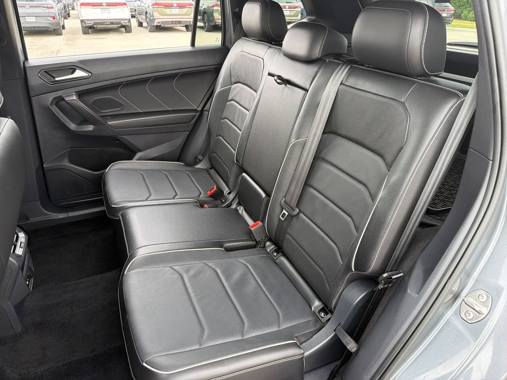 Certified 2022 Volkswagen Tiguan SEL R-Line AWD/4WD image 24