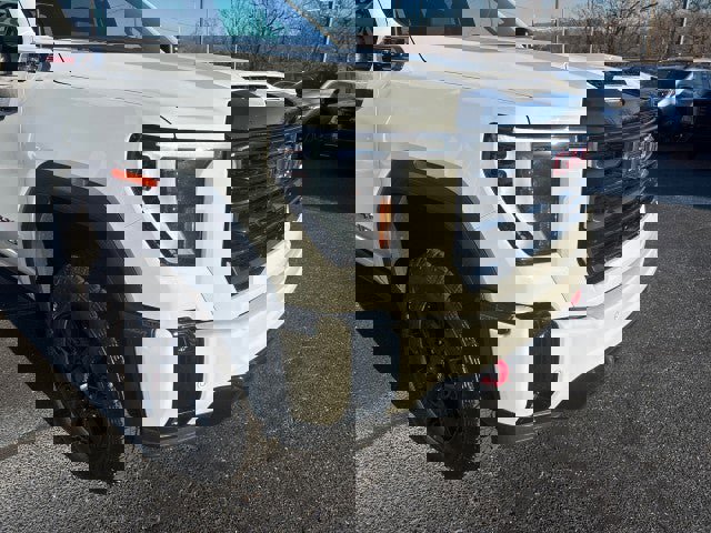 New 2025 GMC Sierra 2500 AT4 w/ AT4 Premium Plus Package image 6