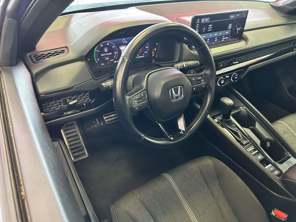 Used 2024 Honda Accord Sport image 11