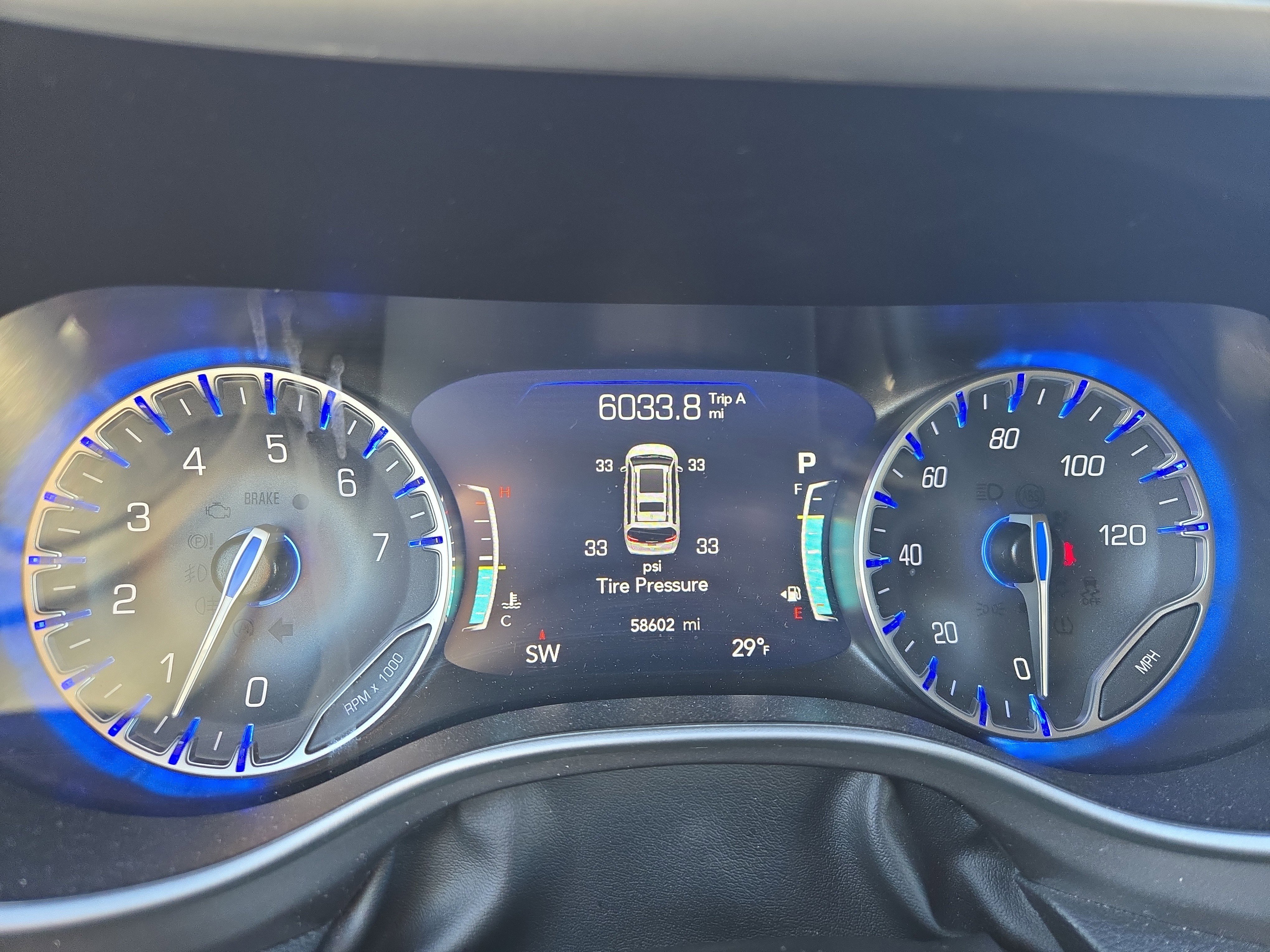 Used 2024 Chrysler Pacifica Touring-L image 18