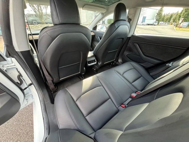 Used 2018 Tesla Model 3 Long Range image 22