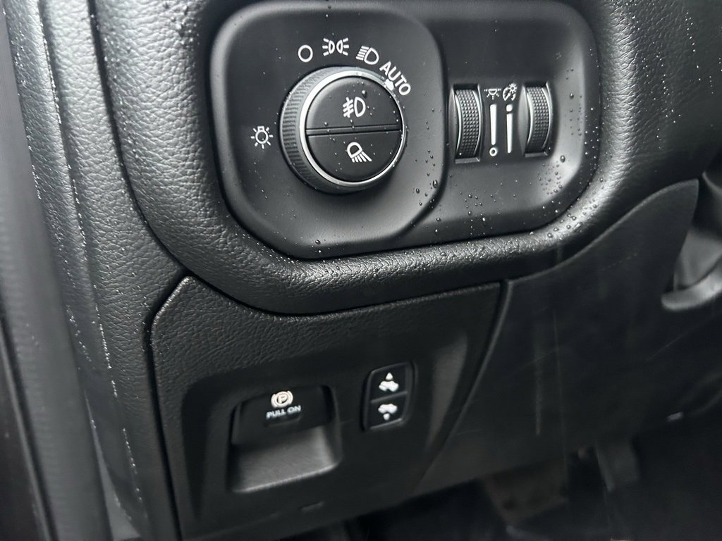 New 2026 RAM 1500 4x4 Crew Cab image 12