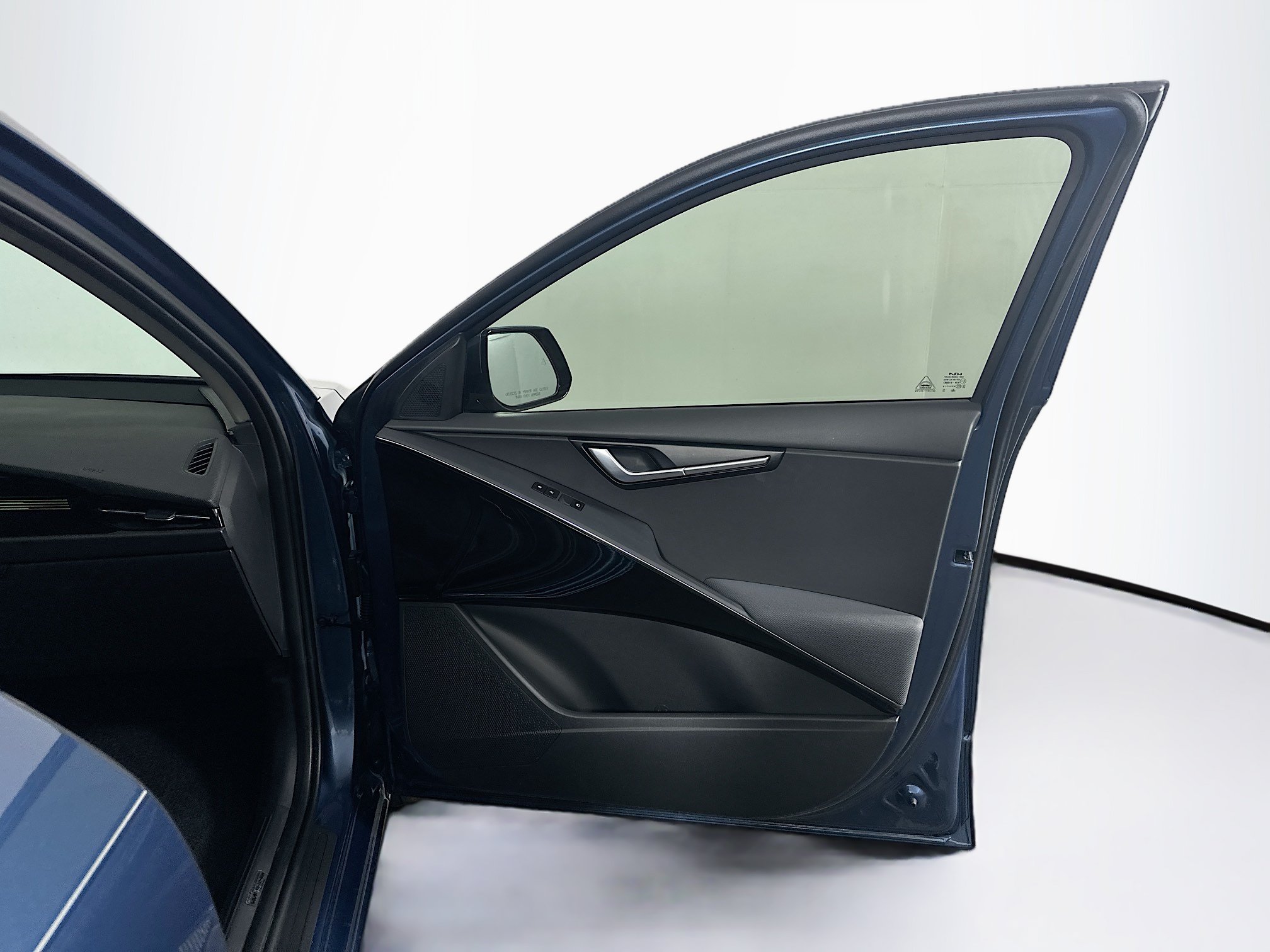 Used 2023 Kia Niro Wind FWD image 32