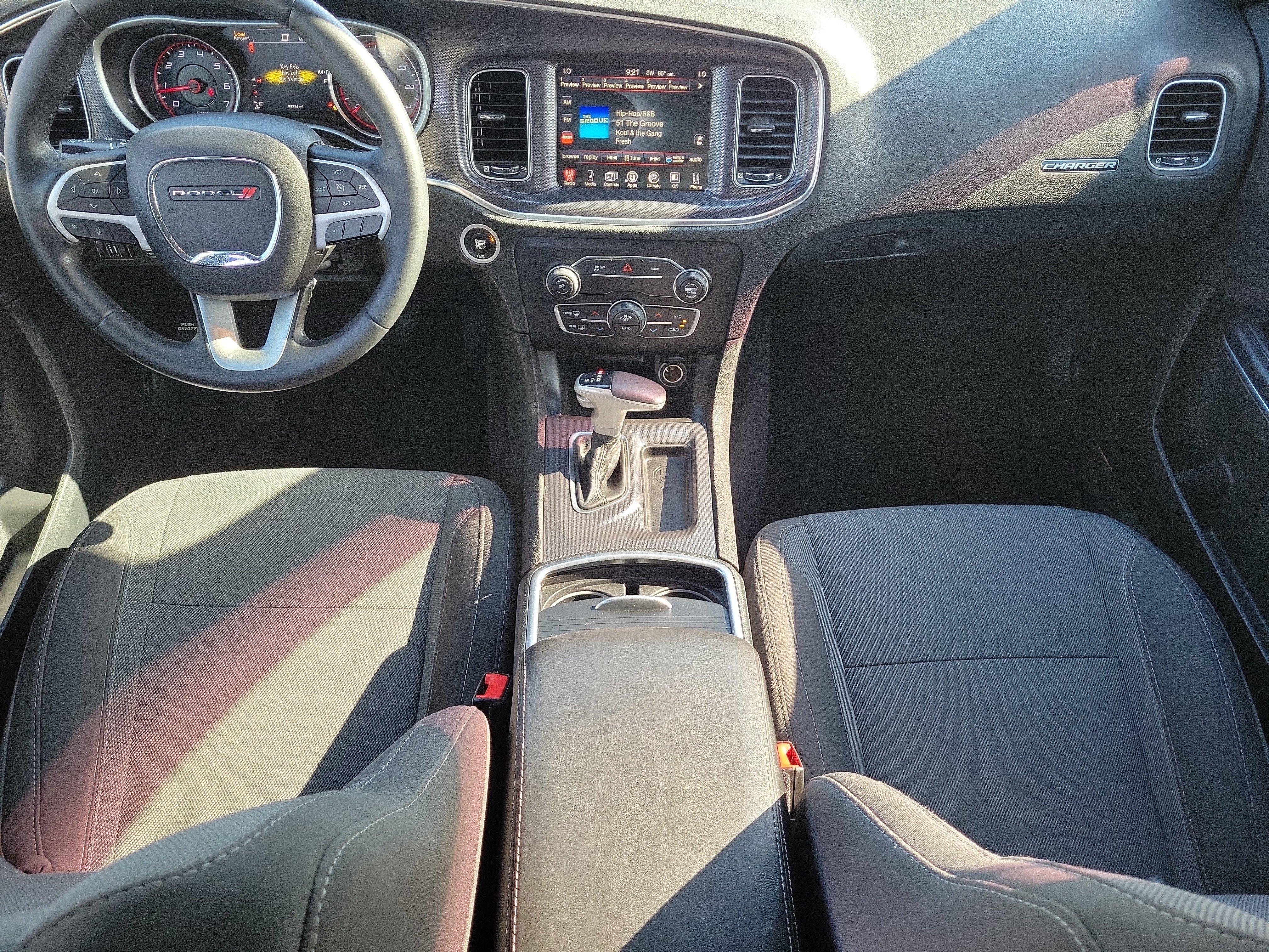 Used 2016 Dodge Charger SXT RWD image 16