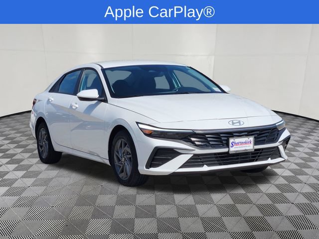 Used 2025 Hyundai Elantra Hybrid FWD image 2