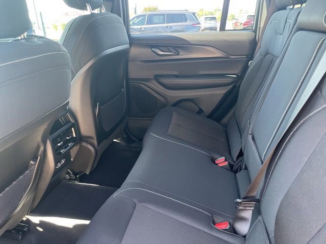 New 2025 Jeep Grand Cherokee Laredo X image 18