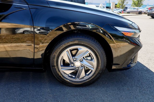 Used 2024 Hyundai Elantra SE image 28
