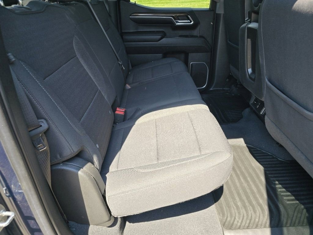 Used 2023 Chevrolet Silverado 1500 LT AWD/4WD image 20