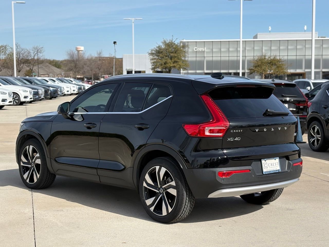 Certified 2023 Volvo XC40 B5 Ultimate w/ Protection Package Premier image 6