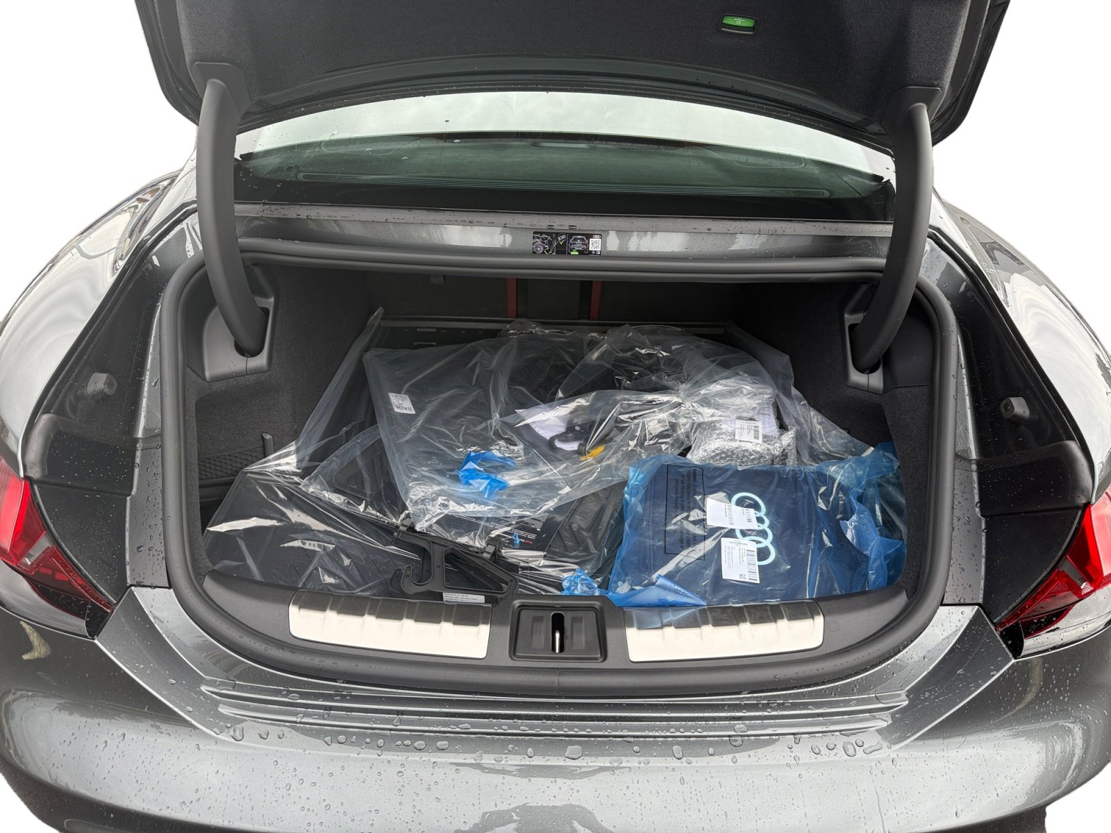 New 2026 Audi S e-tron GT Prestige image 17