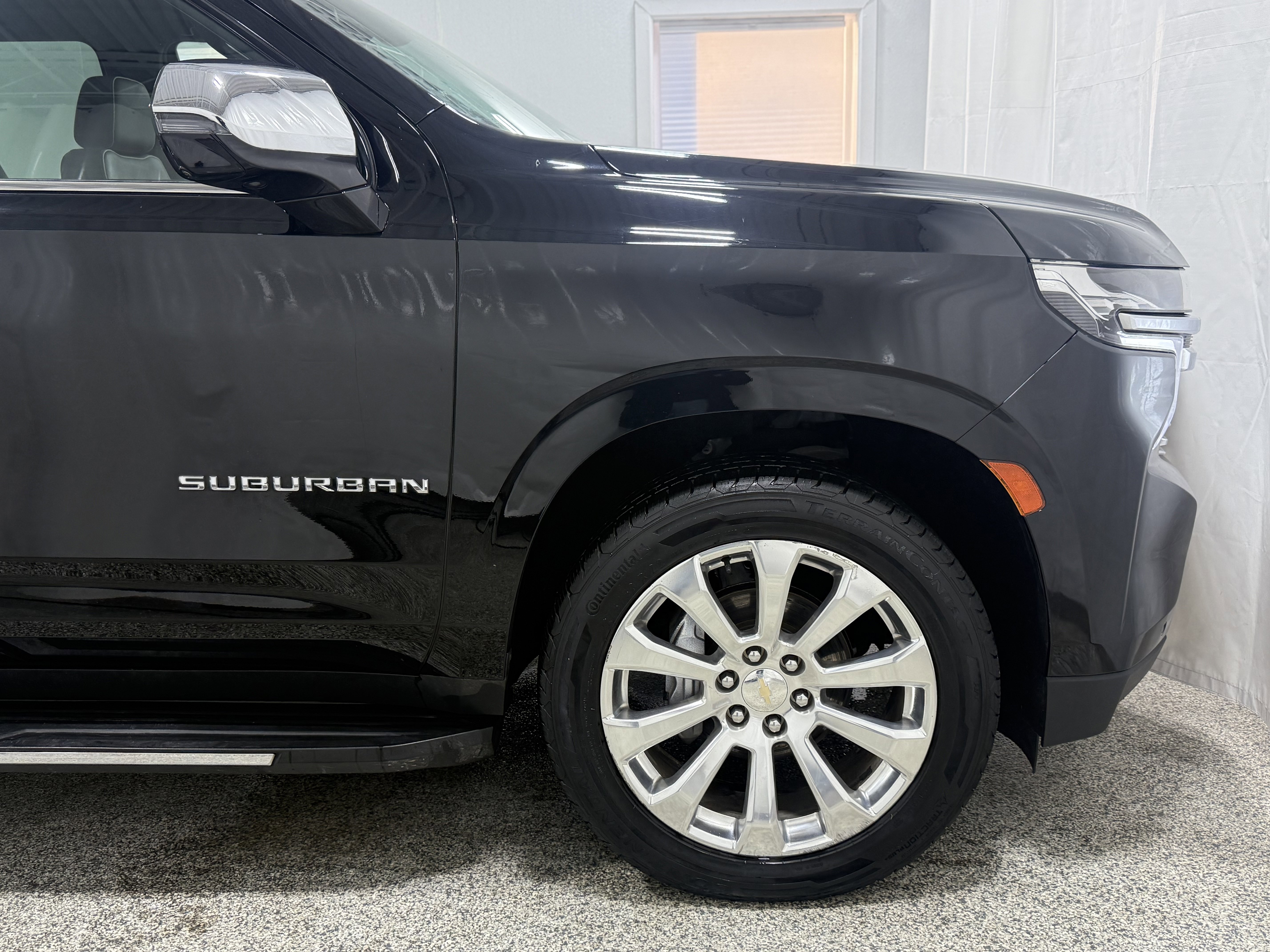 Used 2021 Chevrolet Suburban Premier w/ Premium Package image 32