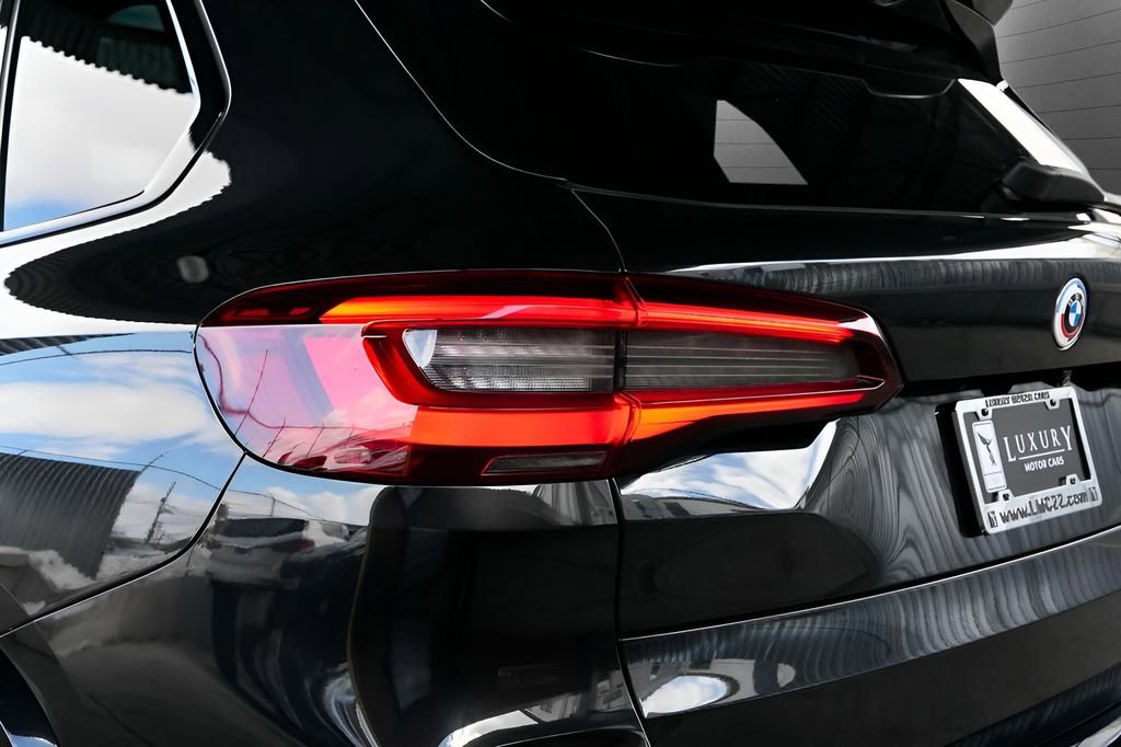 Used 2022 BMW X5 M w/ Competition Package 2 image 21