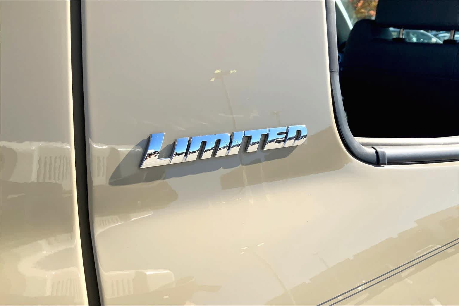 Used 2019 Toyota Tundra Limited w/ TRD Off Road Package AWD/4WD image 10