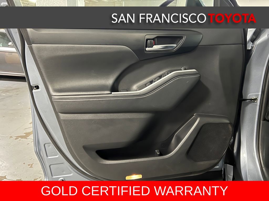 Certified 2024 Toyota Highlander XLE AWD/4WD image 38