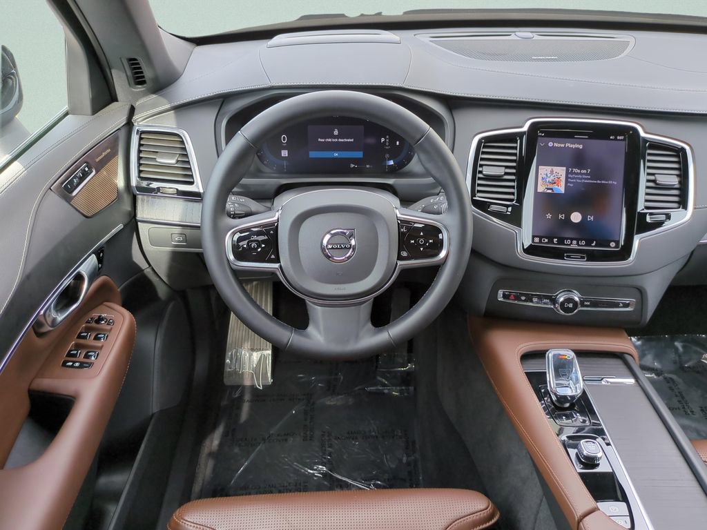 Used 2024 Volvo XC90 B6 Ultimate w/ Protection Package Premier image 15
