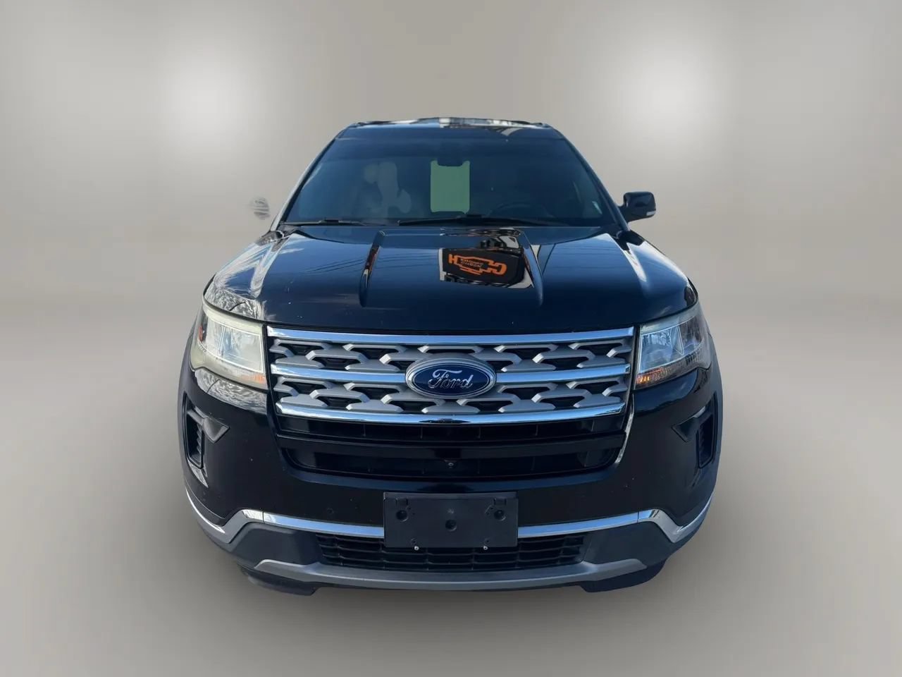 Used 2019 Ford Explorer Limited w/ Ford Safe & Smart Package FWD image 2
