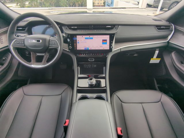 New 2027 Jeep Grand Cherokee L Limited RWD image 18
